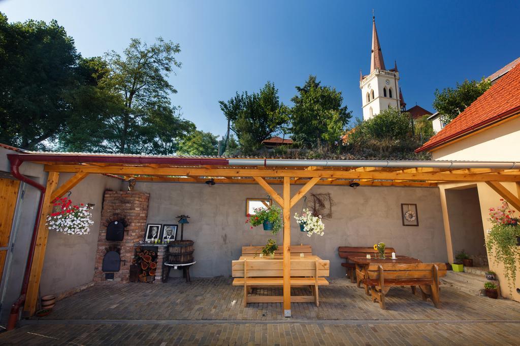 Nad Vinnym Sklipkem Зноймо Экстерьер фото